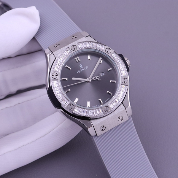 ウブロコピー時計着用イメージ